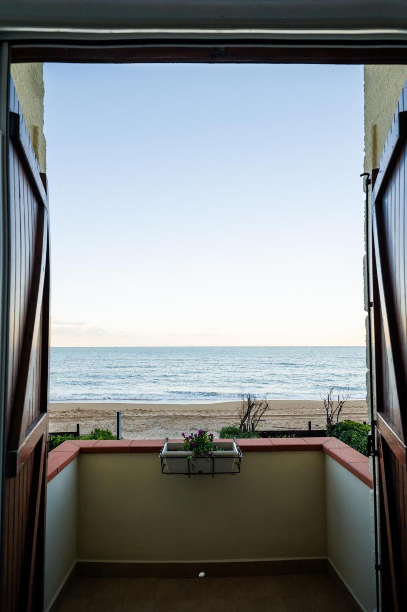 Villa Casamare Una Casa Sulla Spiaggia Nelle Marche à Porto Potenza Picena Extérieur photo