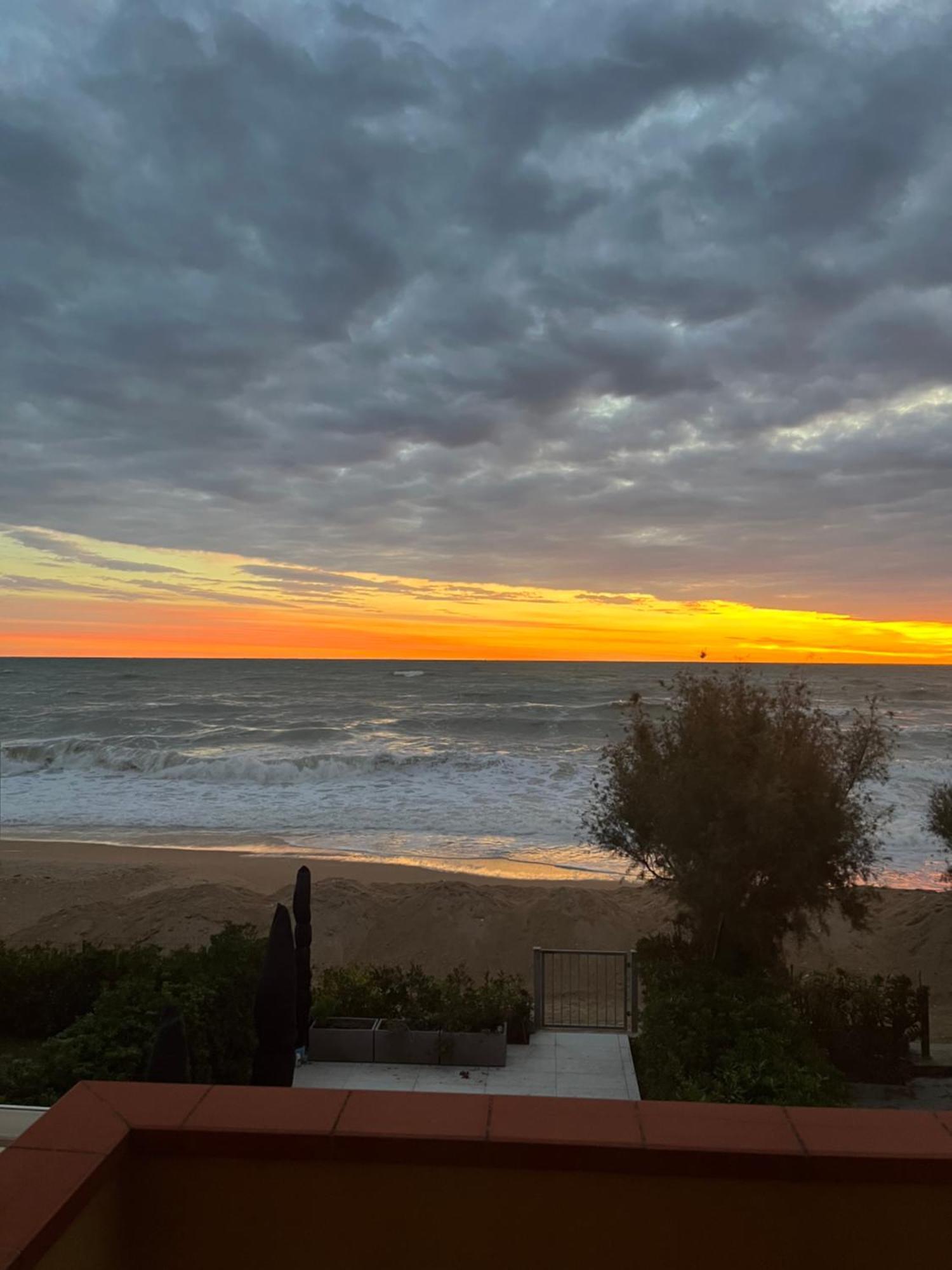 Villa Casamare Una Casa Sulla Spiaggia Nelle Marche à Porto Potenza Picena Extérieur photo